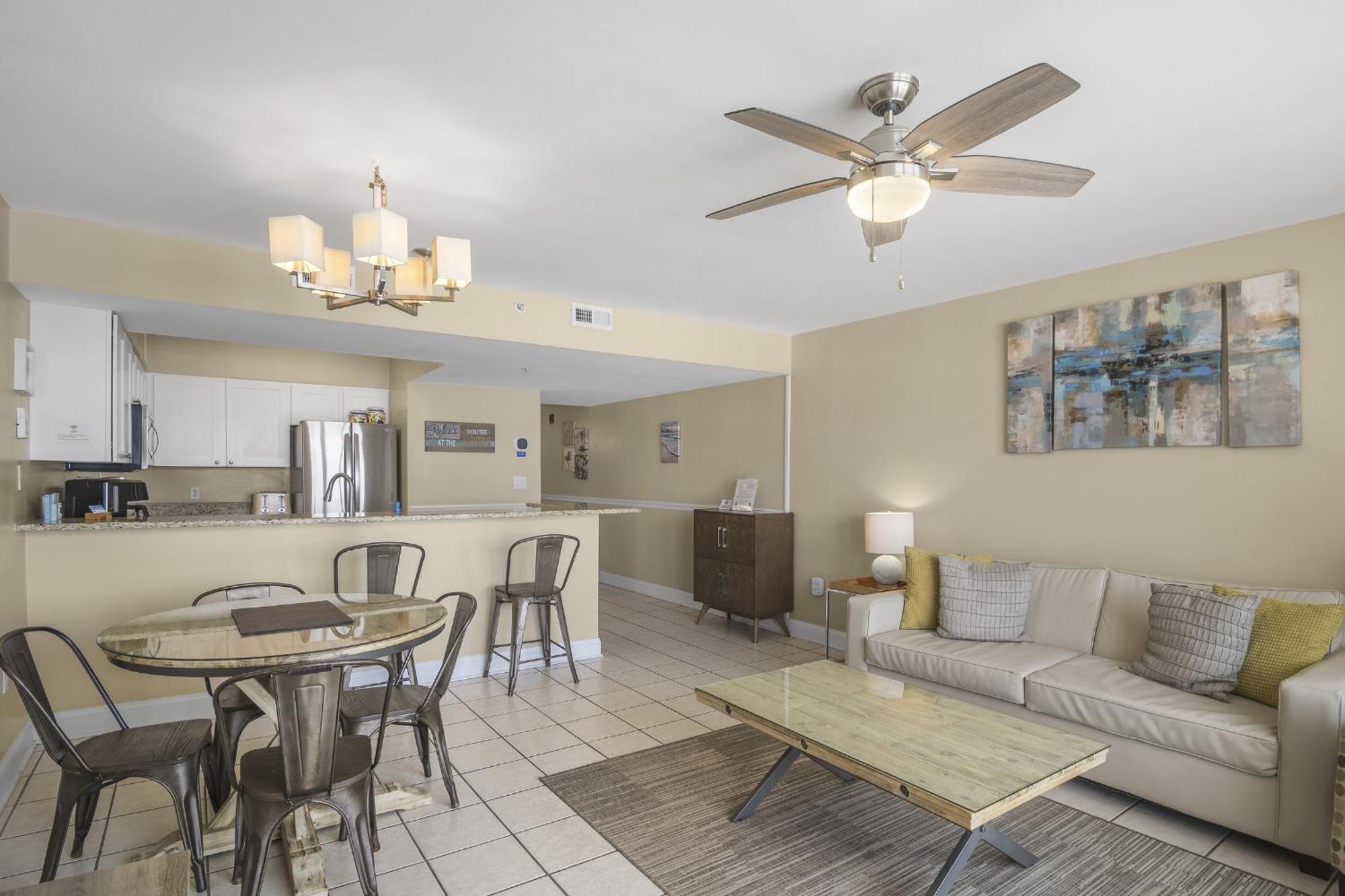 Pelican Beach Resort Condos Destin Oda fotoğraf