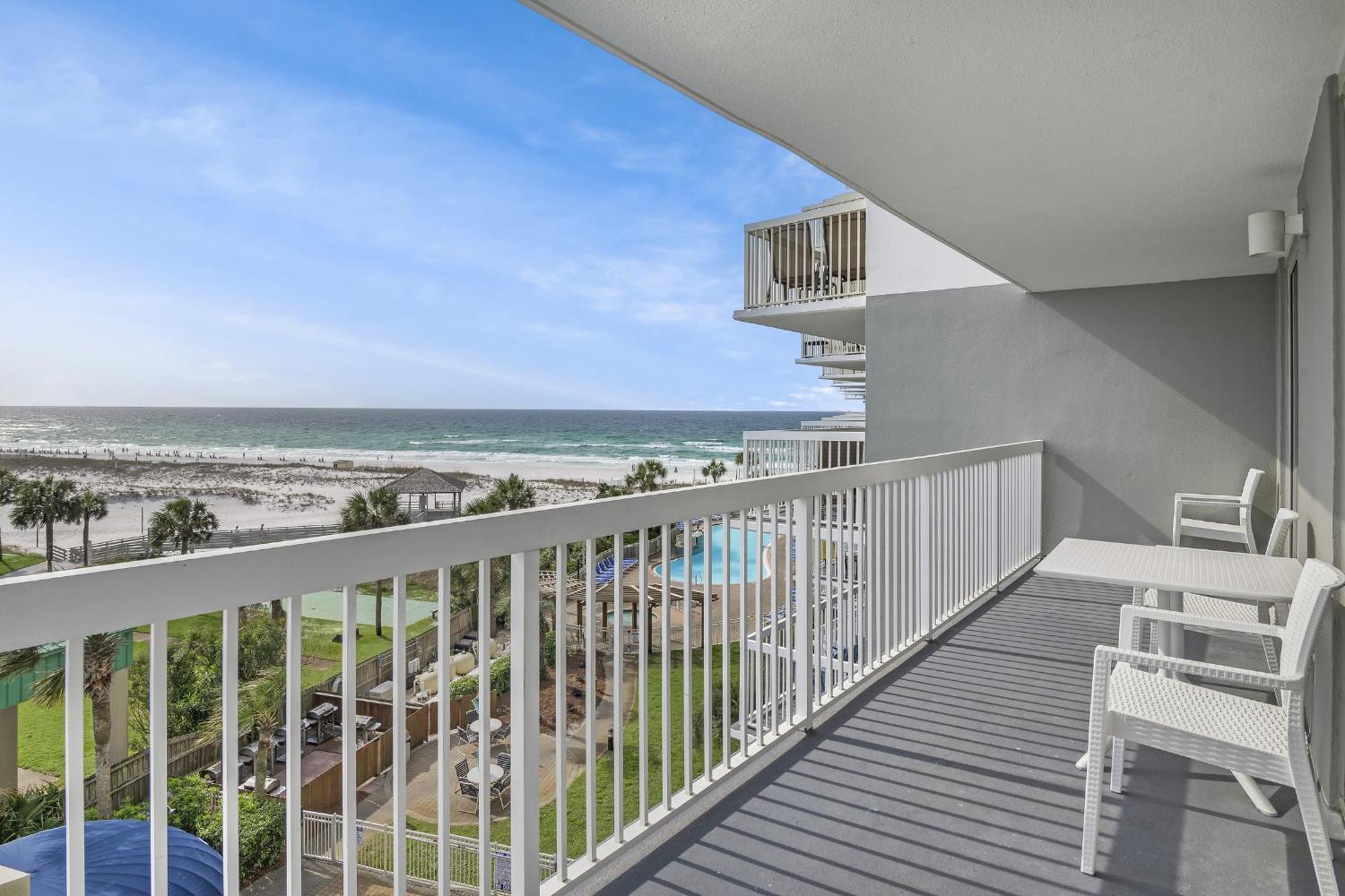Pelican Beach Resort Condos Destin Oda fotoğraf